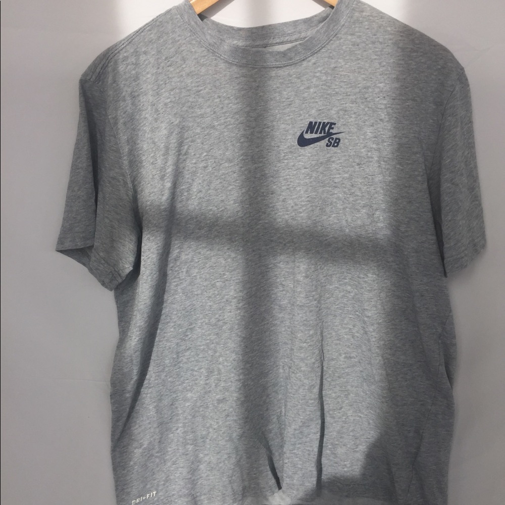 Men’s Nike Sb rose dri fit t shirt